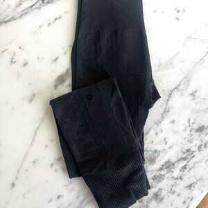 Lululemon Ankle Length Pants - Dark Charcoal Grey, Size 6